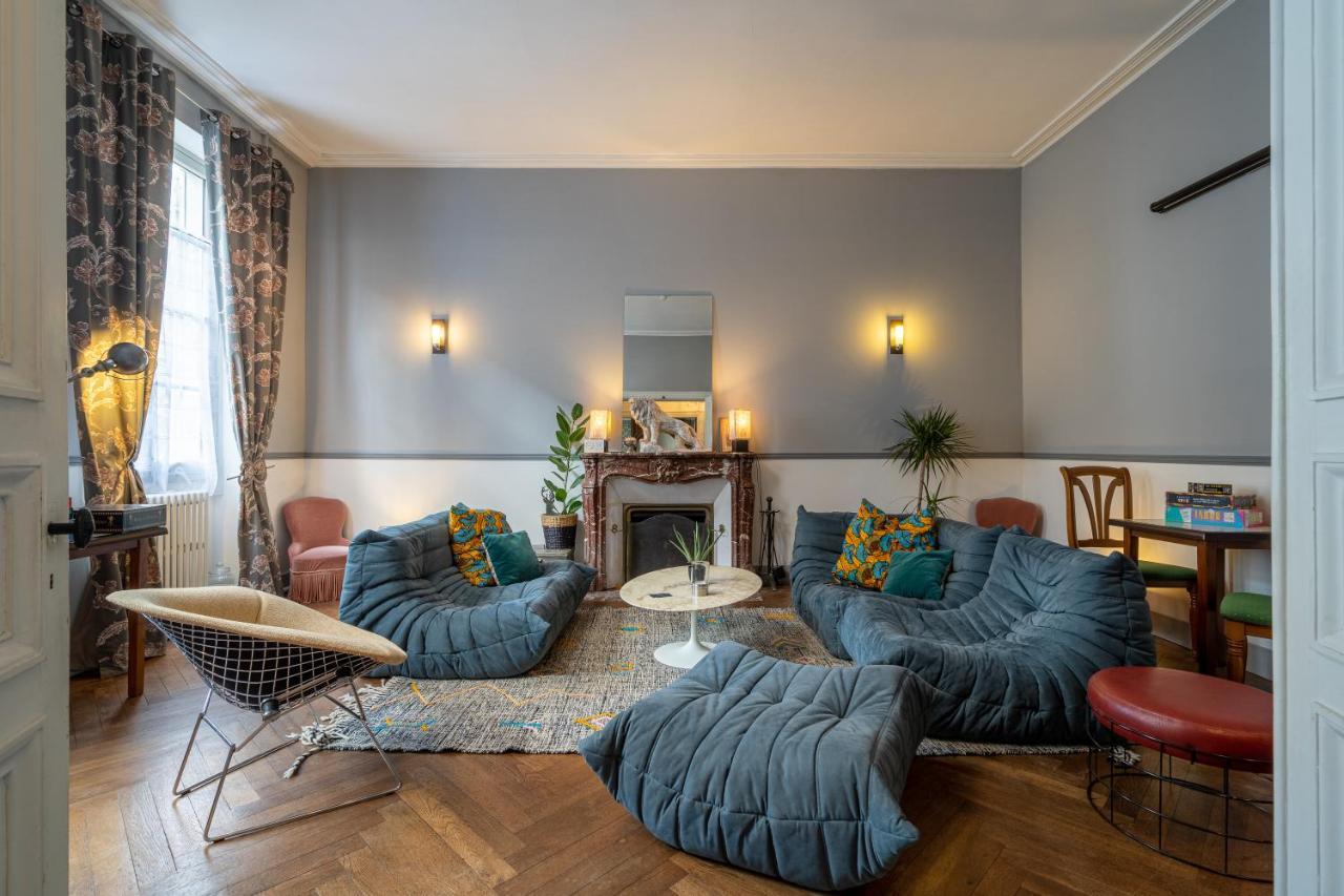 H De Surgeres Bed & Breakfast Bagian luar foto