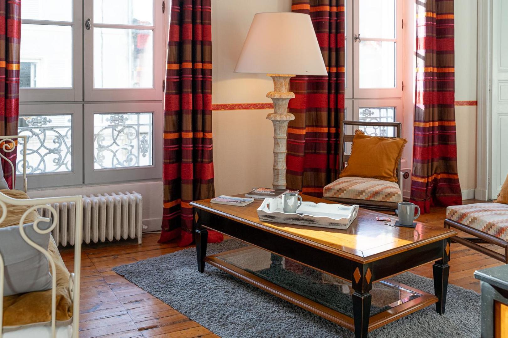 H De Surgeres Bed & Breakfast Bagian luar foto