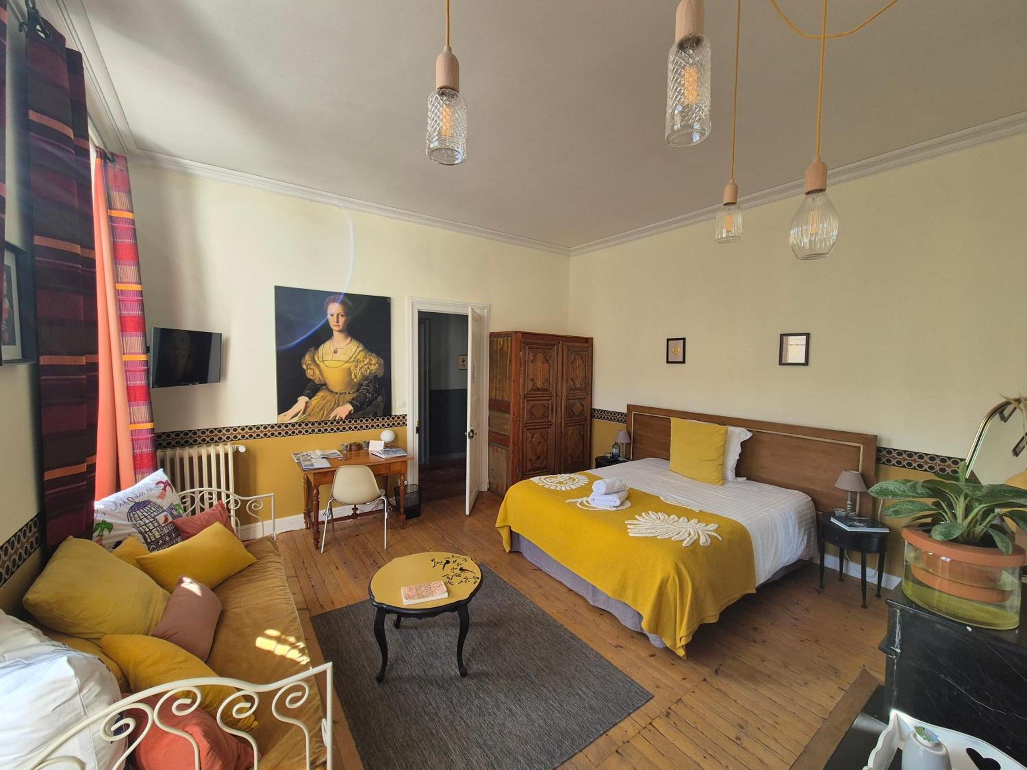 H De Surgeres Bed & Breakfast Bagian luar foto